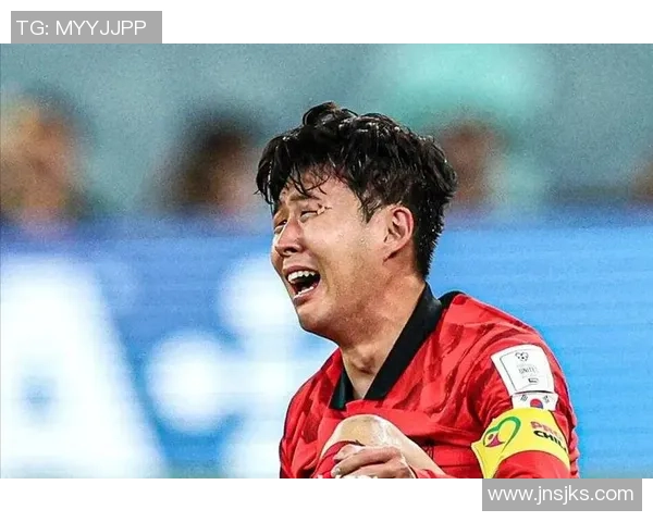 足球星秀丢球事件揭秘 一场意外引发的热议与反思 足球星秀丢球事件揭秘 一场意外引发的热议与反思