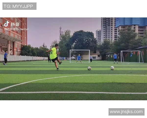 足球球星定点射门精准度究竟如何解析及技术背后的秘密